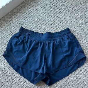 Lululemon Hotty Hot 2.5 in Shorts